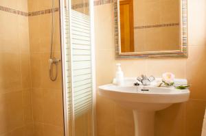 A bathroom at Villa Solana