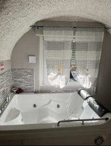 A bathroom at Casa Cristina - Vista Lago