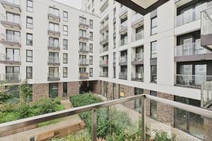 zewnętrzny widok na budynek apartamentowy w obiekcie Primo I by LookAp w Łodzi
