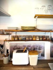 Dapur atau dapur kecil di Cozy mini house with beautiful views