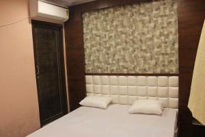 Postel nebo postele na pokoji v ubytování Park Royale Hotel