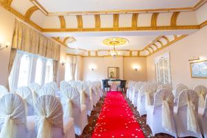 Posezení v ubytování Prince Of Wales Hotel