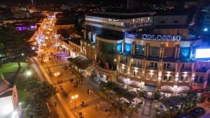 A vizinhança circundante ou próxima do hotel