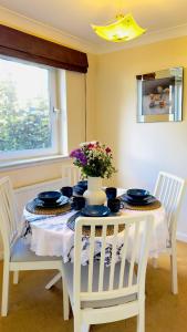 Gallery image of Apartment-2BR-Parking-Walk to Town-Near Beach-WiFi in Kirkcaldy