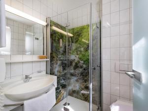 A bathroom at Hotel Alpenpanorama
