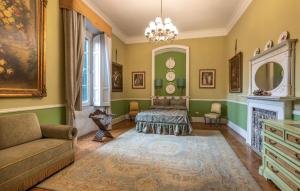 Χώρος καθιστικού στο 3 Bedroom Beautiful Home In Salerno