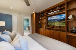 TV a/nebo společenská místnost v ubytování Luxurious 2 BR, 2 BA - Aspen Core