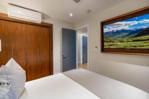Postel nebo postele na pokoji v ubytování Luxurious 2 BR, 2 BA - Aspen Core