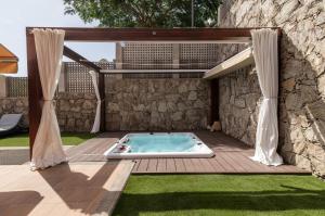 Πισίνα στο ή κοντά στο Serenity Villa Tauro