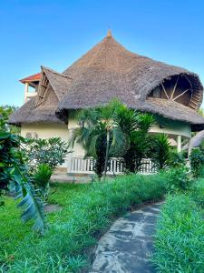 ディアニ・ビーチにある3 Bed Room private villa with poolのギャラリーの写真