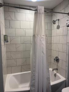 Et badeværelse på Boutique Hotel Room 6