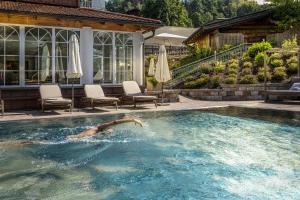 Bazén v ubytování Hotel Lindenwirt nebo v jeho okolí