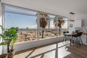 Ban công/sân hiên tại Urban Elegance View Suite Pool