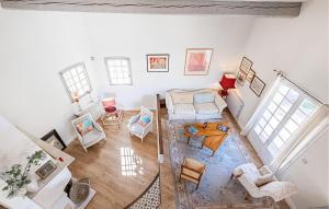 an overhead view of a living room with white walls at 5 Bedroom Cozy Home In Laurens in Laurens