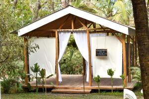 Zahrada ubytování Cuatro Vientos Lodge & Apartments - Mal País, Costa Rica