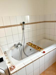 Fotografie z fotogalerie ubytování Doppelzimmer mit Terrasse in privatem Zuhause v destinaci Lübeck
