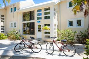 Φωτογραφία από το άλμπουμ του Deja Blu IH 4 σε Driftwood Village