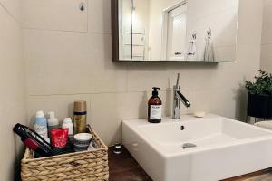 Koupelna v ubytování Scandinavian Suite - Jugend Home in Ullanlinna + 24 fotografií