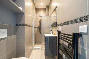 Koupelna v ubytování 1Br - Monaco 1 Min Walk - Close to Port and Train