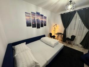 Imagine din galeria proprietății LA 2028 Studio în Campina