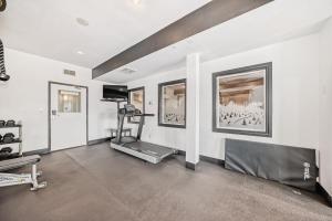 Fitness centrum a/nebo fitness zařízení v ubytování Grande Cache Inn & Suites