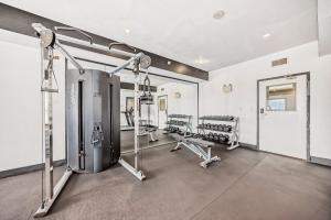 Fitness centrum a/nebo fitness zařízení v ubytování Grande Cache Inn & Suites