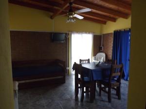 Μια τηλεόραση ή/και κέντρο ψυχαγωγίας στο Cabañas San Jose