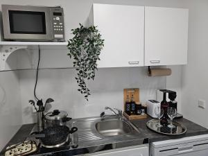 Gallery image of Cozy Terrace Studio near Düsseldorf Messe-Fair & Airport I 15 Min in Meerbusch +19 photos