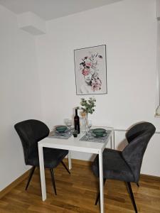 Gallery image of Cozy Terrace Studio near Düsseldorf Messe-Fair & Airport I 15 Min in Meerbusch