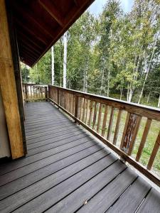 Balkón nebo terasa v ubytování Reed Lake Northstar Cabins
