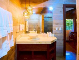 Un baño de Aninga Lodge