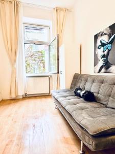 Ein Sitzbereich in der Unterkunft 5BR Shared Apt Ideal for Groups 7 Min to Westbahnhof