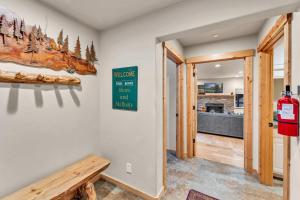 Kuchyň nebo kuchyňský kout v ubytování Kings Beach Retreat, Hot Tub, Walk to Beach