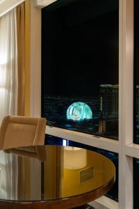Posezení v ubytování TRUMP 56th Floor - Sphere and Strip View - No Resort Fees