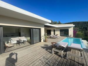 A balcony or terrace at Villa Hermes