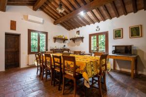 Dapur atau dapur kecil di Old Well Country mansion 3200SquareFeet