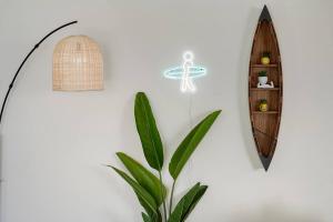 帕西菲卡Charming 2BR 1Bath SofaBed with Mountain Sunset and Ocean Views的相册照片