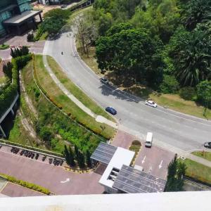 サイバージャヤにあるShaftsbury Studio Cyberjaya SAME DAY CHECK IN & CHECK OUT at 10am To 8pm Work From Home FREE Parking & wifiの道路上空