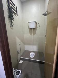 Phòng tắm tại Bukit Tinggi Homestay, Kepala Batas, Kedah
