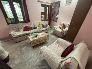 Χώρος καθιστικού στο Vishal Villa