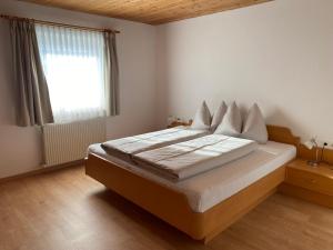 Ένα ή περισσότερα κρεβάτια σε δωμάτιο στο Bargehr Marion +26 φωτογραφίες