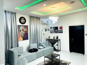 Posezení v ubytování WHITEFIELD LUXURY APARTMENT