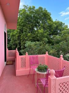 Taman di luar AnandMai Heritage Homestay