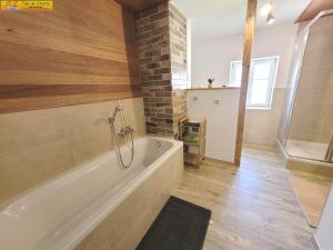 Apartment Klampfner by FiS - Fun in Styria的一间浴室
