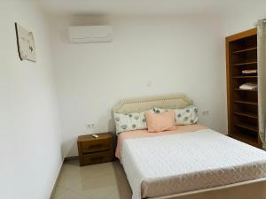 Billede fra billedgalleriet på Techas Near Beach Apt with Pool i Praia