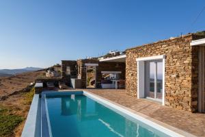 The swimming pool at or close to Villa Leonora Tinos