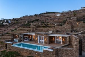The swimming pool at or close to Villa Leonora Tinos