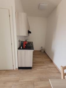 Kuchyň nebo kuchyňský kout v ubytování HOUSE AIRPORT Catania