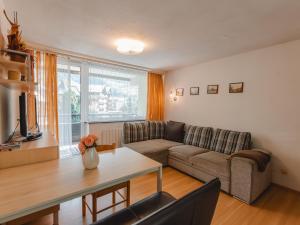 Posezení v ubytování Apartment Haus Achenstrasse-2 by Interhome