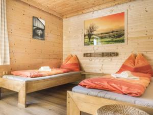 Ένα ή περισσότερα κρεβάτια σε δωμάτιο στο Apartment Eisenhut by Interhome